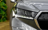 vehicle image #9