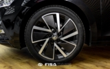 vehicle image #9