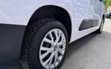 vehicle image #16