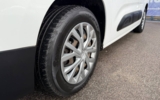 vehicle image #10