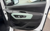 vehicle image #28