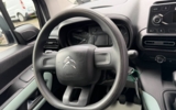 vehicle image #32