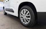 vehicle image #6