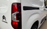 vehicle image #17