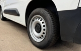 vehicle image #19