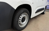vehicle image #11