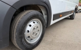 vehicle image #10