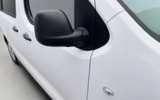 vehicle image #15