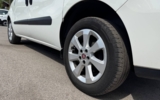 vehicle image #9