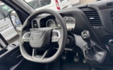 vehicle image #30