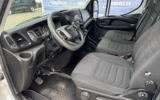 vehicle image #19