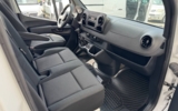 vehicle image #32