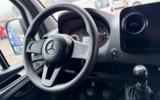 vehicle image #32