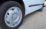 vehicle image #9