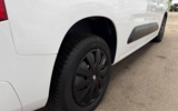vehicle image #18