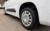 vehicle image #16