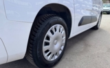 vehicle image #13