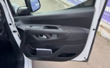 vehicle image #21