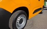vehicle image #10