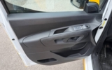 vehicle image #18