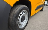 vehicle image #10