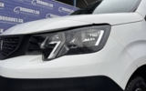vehicle image #12