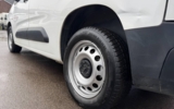 vehicle image #19