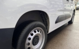 vehicle image #16