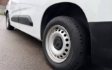 vehicle image #18