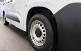 vehicle image #12