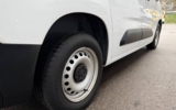 vehicle image #14