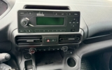 vehicle image #24