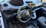 vehicle image #23