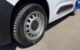 vehicle image #9