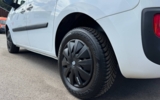 vehicle image #19