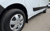 vehicle image #10