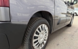 vehicle image #17