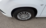 vehicle image #9