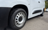 vehicle image #10
