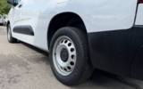 vehicle image #19