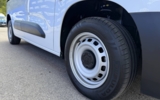 vehicle image #6