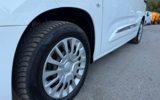 vehicle image #11
