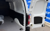 vehicle image #33