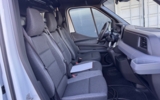 vehicle image #10