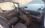 vehicle image #10