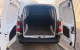 vehicle image #16