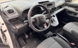 vehicle image #18
