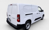 vehicle image #9