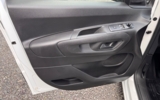 vehicle image #17
