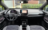vehicle image #11